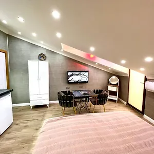 Levent Palace Stdyo Estambul